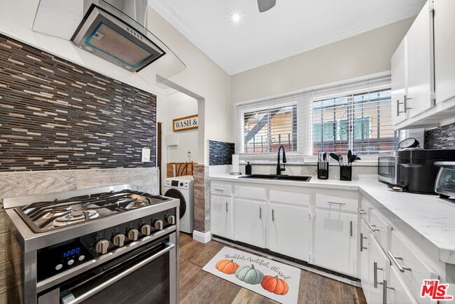 Building Photo - 5919 Lexington Ave