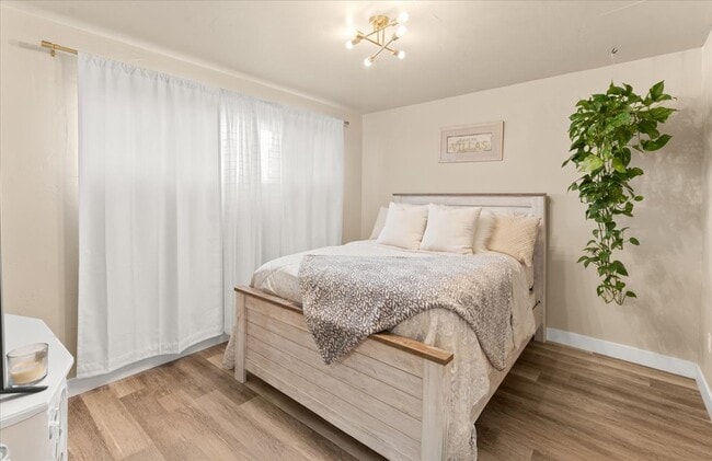 Building Photo - 1540 Souvenir Dr