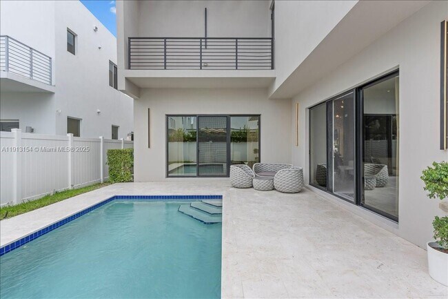 Building Photo - 7440 NW 100th Ct