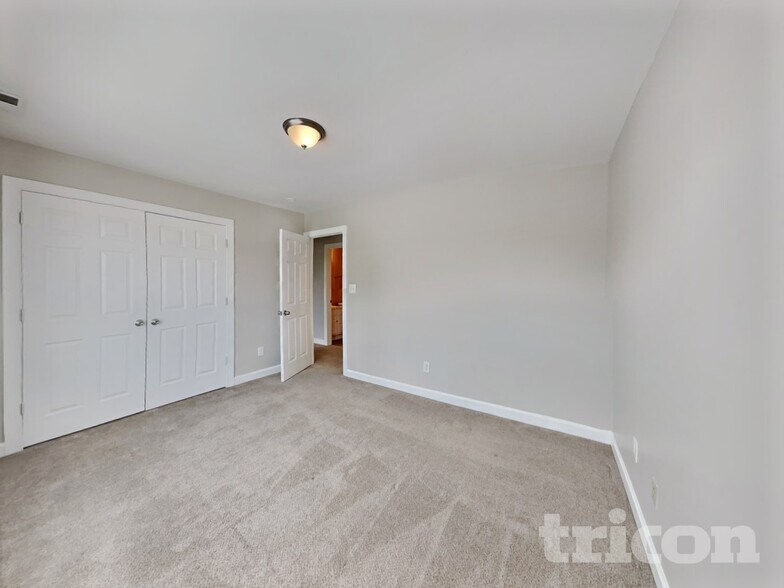 Building Photo - 79 Kerrylane Dr