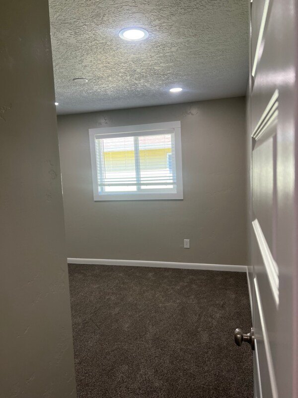 Building Photo - 1215 S Elder St