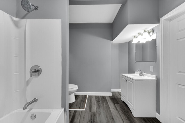 Building Photo - 5527 Alice Ave