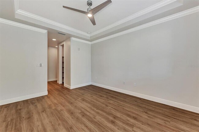 Building Photo - 830 The Esplanade N