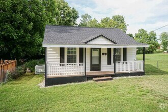Building Photo - Cozy 2 Bed/1 Bath in Burlington!
