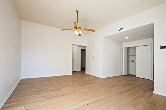 Building Photo - 1412 E 21st Terrace