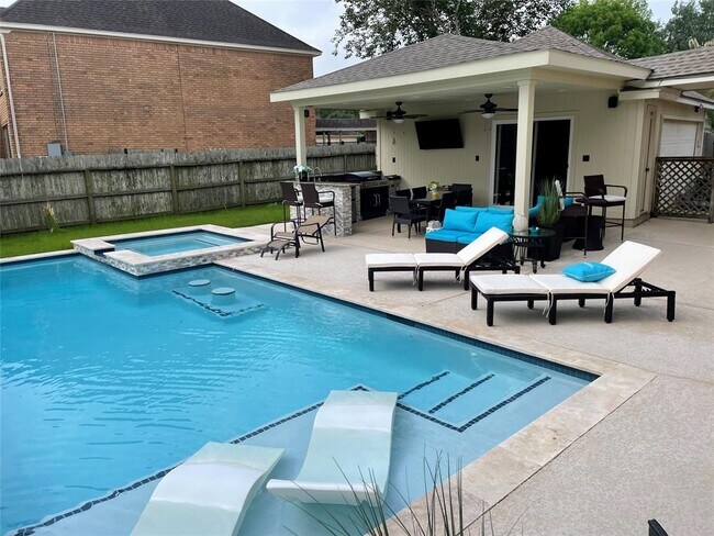Building Photo - 4103 Pebble Beach Dr