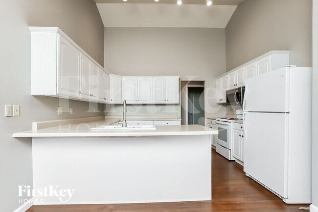 Building Photo - 7482 Pierside Dr