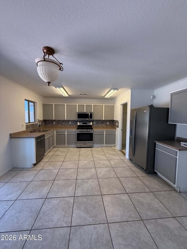 Building Photo - 1261 E Dust Devil Dr