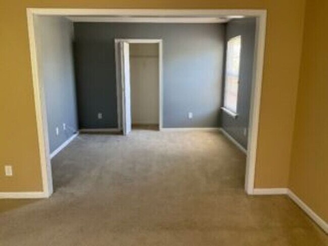 Building Photo - 336 Wild Olive Dr