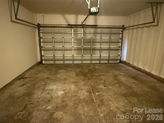 Building Photo - 1420 Ladora Dr