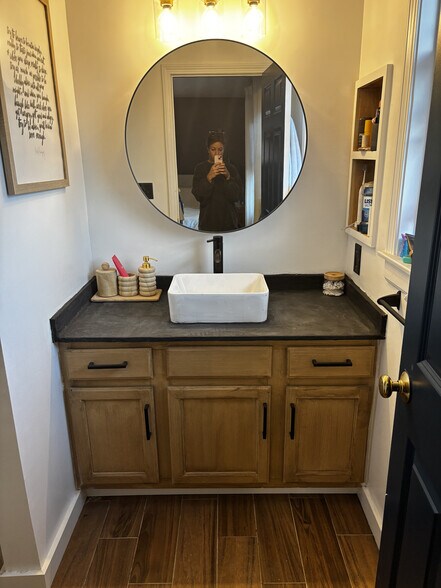 Master bathroom - 249 East Ave