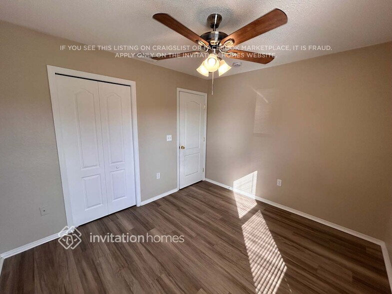 Building Photo - 122 Oak Run Dr