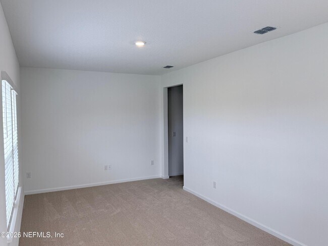 Building Photo - 523 Farmfield Dr