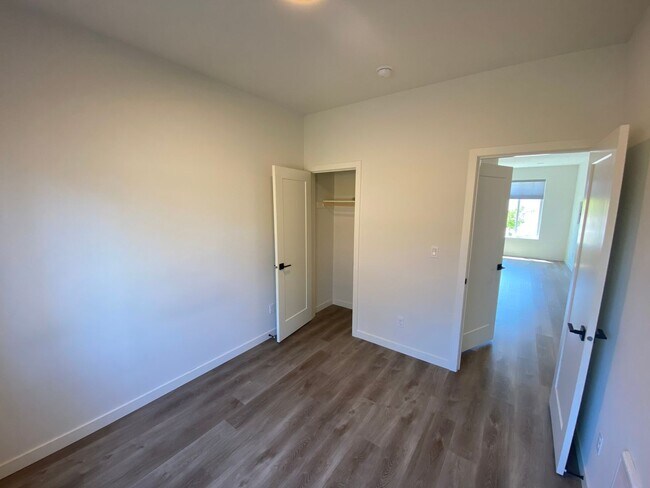 Building Photo - 2-Bedroom, 1-Bath Home in North Portland!