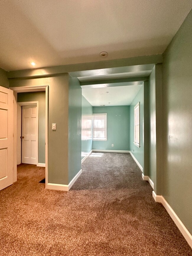 Building Photo - 4219 E 68th Terrace