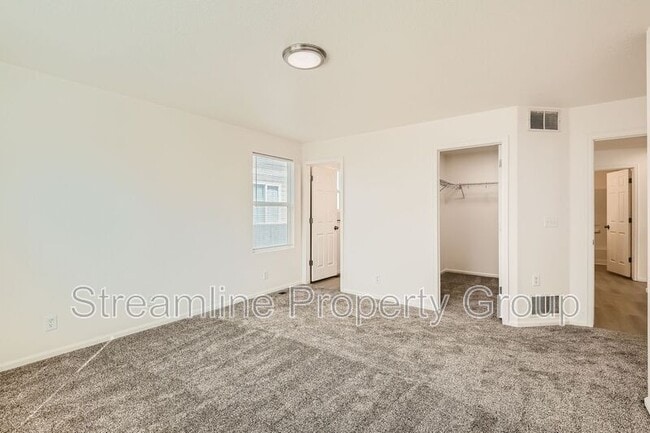 Building Photo - 5514 Laredo St
