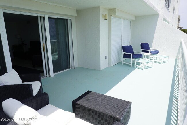 Building Photo - 1555 N Hwy A1A