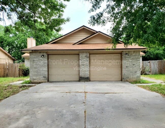 Building Photo - 5717 Lochmoor