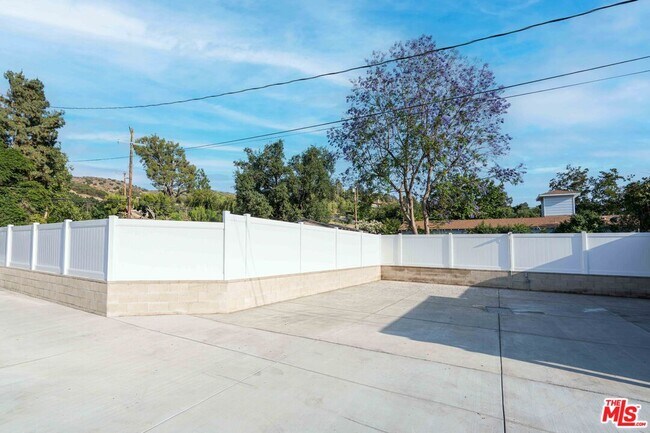 Building Photo - 9701 Wheatland Ave