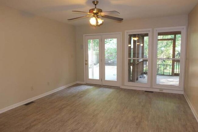 Building Photo - 152 Penmoken Park