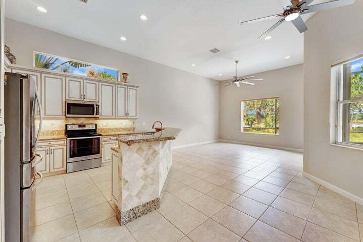 Building Photo - 8345 Pine Cay