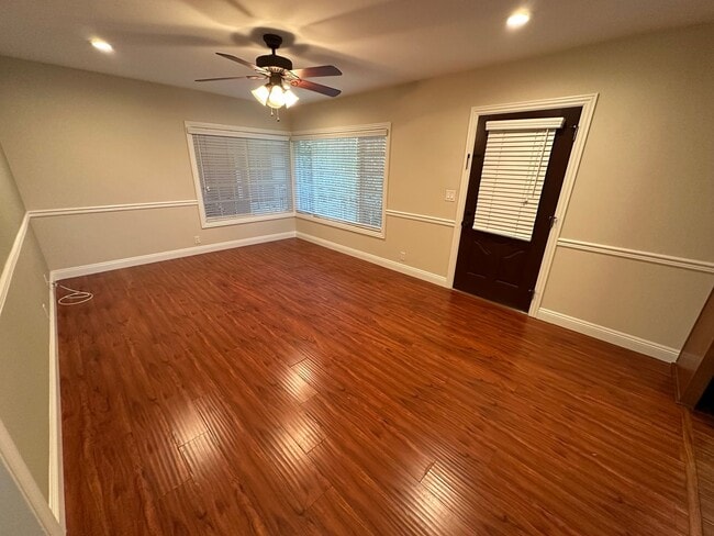 Interior Photo - 110 N. Lima