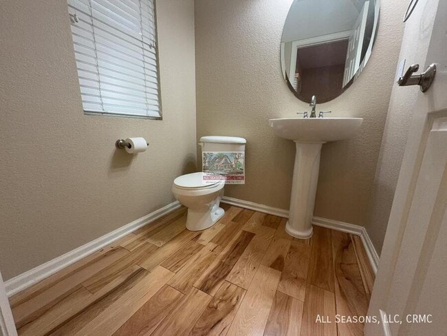 Building Photo - 2520 Sierra Springs Dr
