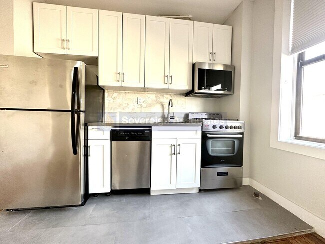Building Photo - 564 West 189th