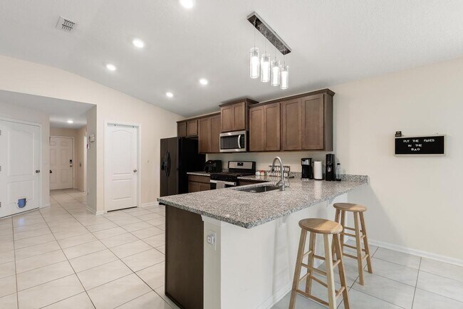 Building Photo - 86186 Mainline Rd