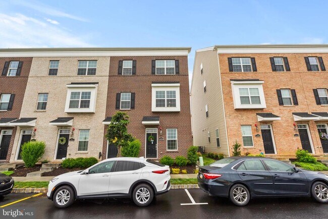 Building Photo - 204B Dock St