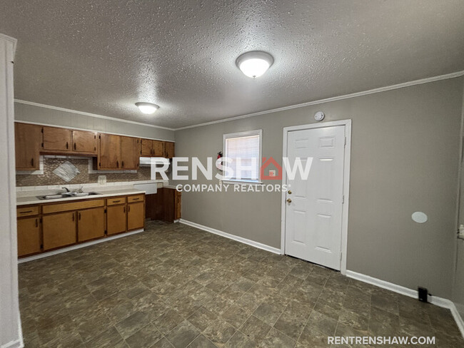 Building Photo - 291 Navy Dr