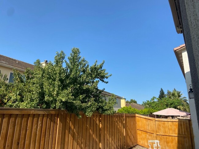 Building Photo - Almost new! Gated 4 Bdrm, 2.5 Bath Solar Home