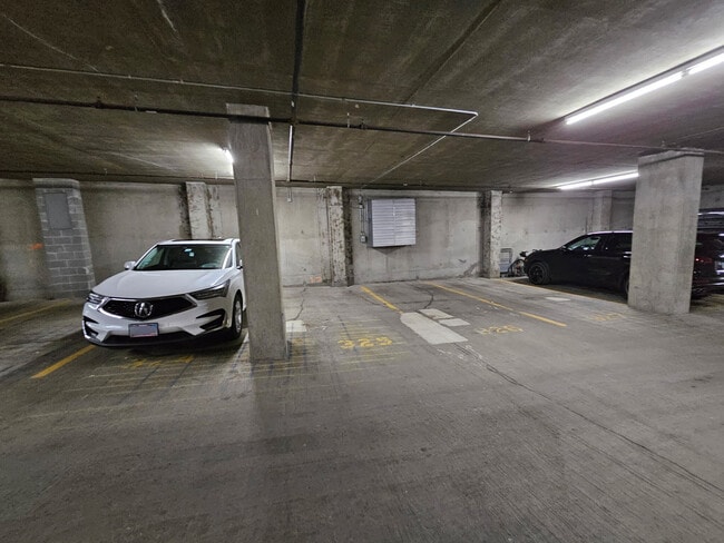 Building Photo - 400 W Ontario St