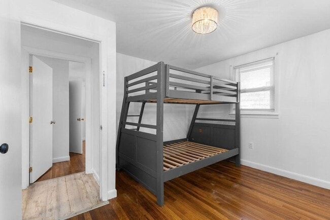 Building Photo - 96 Hill St