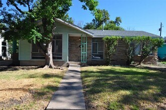 Building Photo - All appliances included! Great Location!