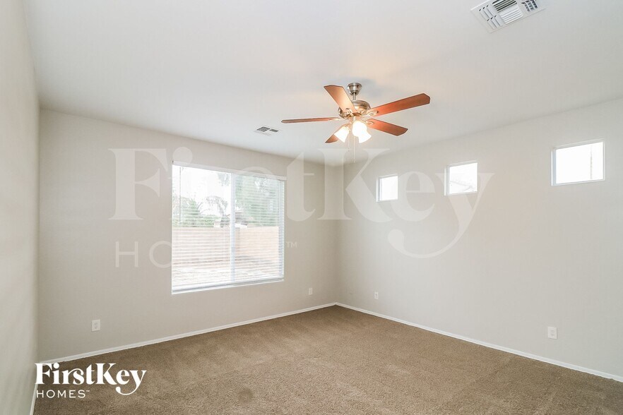 Building Photo - 7552 W State Ave