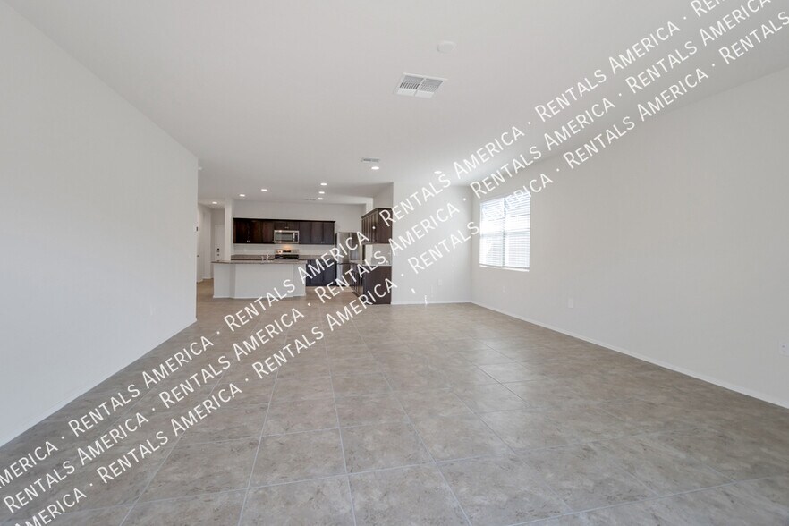 Building Photo - 4655 W Basil Ave