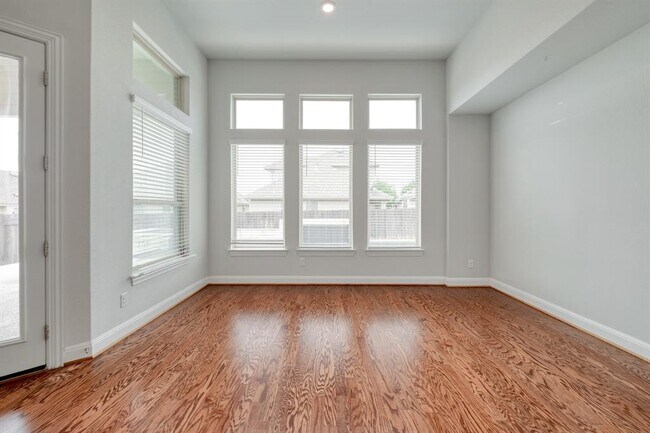 Building Photo - 18012 Leccion Dr