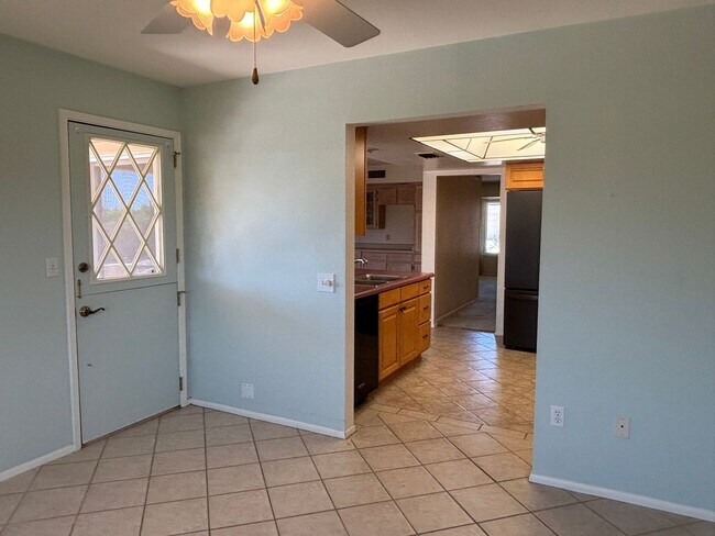 Building Photo - Spacious 3 bedroom Long Term Unfurnished home in Leisure World a 45+ Active Adult Resort Community