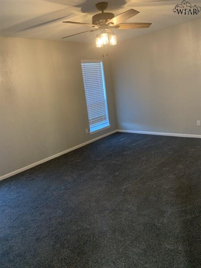 Building Photo - 5519 Briargrove Dr