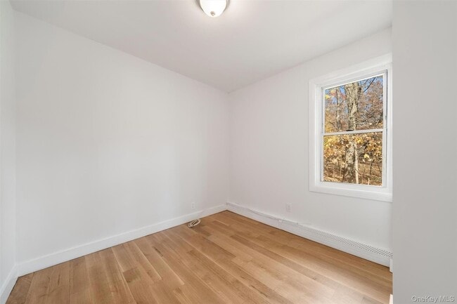 Building Photo - 164 Pine Hill Rd