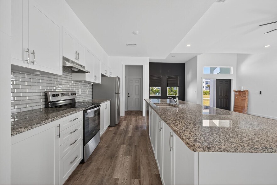 Building Photo - Beautiful Dream Home in Cape Coral! 4 Bedrooms, 3 Bathrooms!!! MOVE IN SPECIAL ONE MONTH FREE!