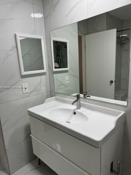 Building Photo - 9729 Costa del Sol Blvd