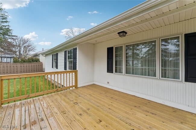 Building Photo - 276 S Bayshore Dr