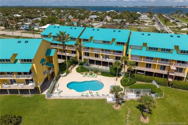 Building Photo - 1550 S Ocean Dr
