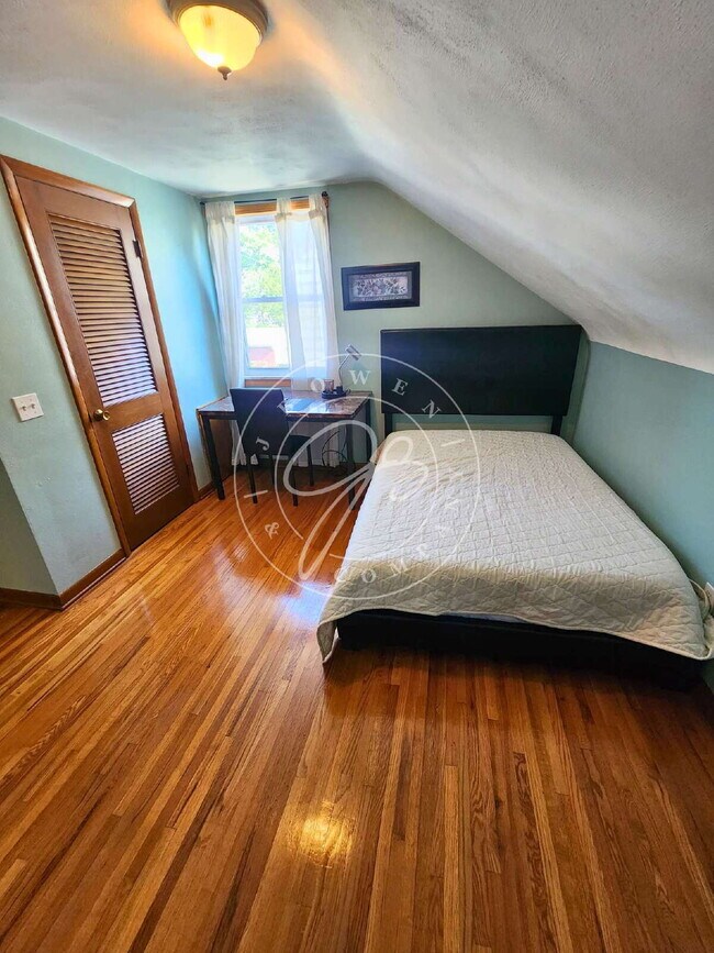 Building Photo - 3 bed 3 bath home for rent near University of Toledo!
