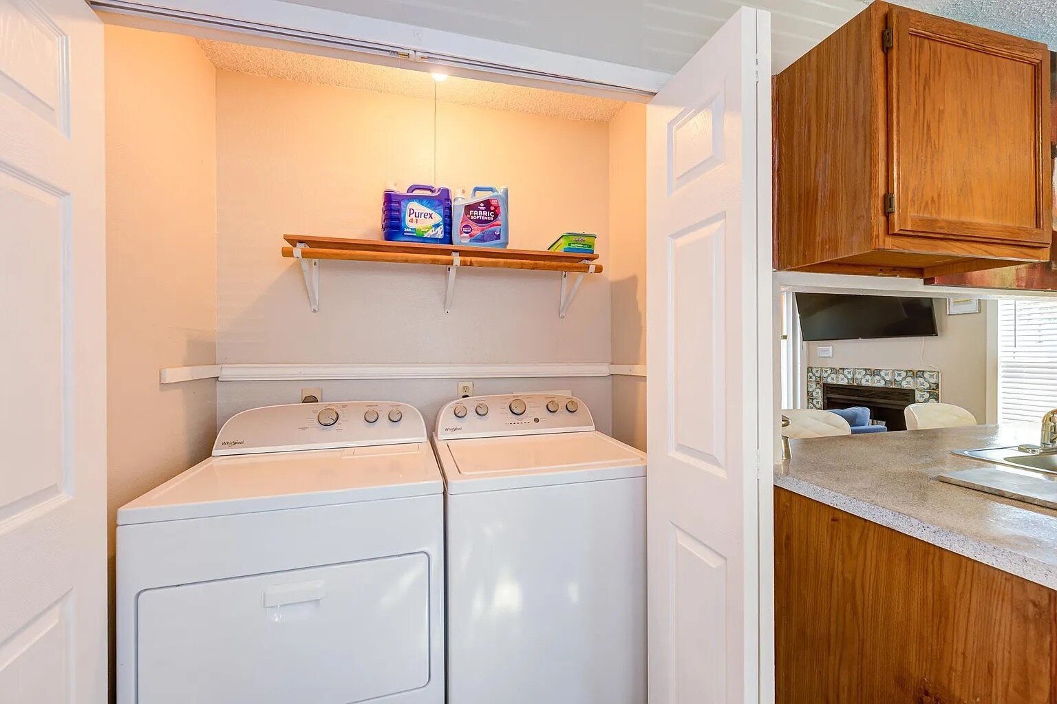 Building Photo - 6202 Valley Knight