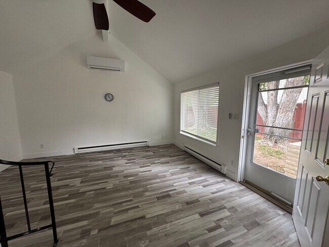 Building Photo - 2 bedroom 1.5 bathroom with large garage in Sparks. Washer and Dryer included!