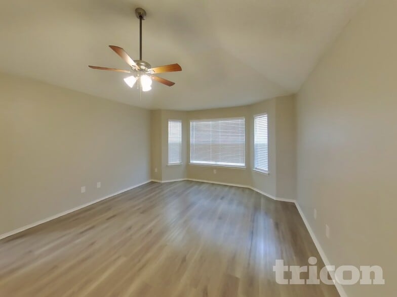 Building Photo - 907 Ponds Ct