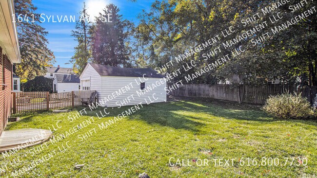 Building Photo - 1641 Sylvan Ave SE